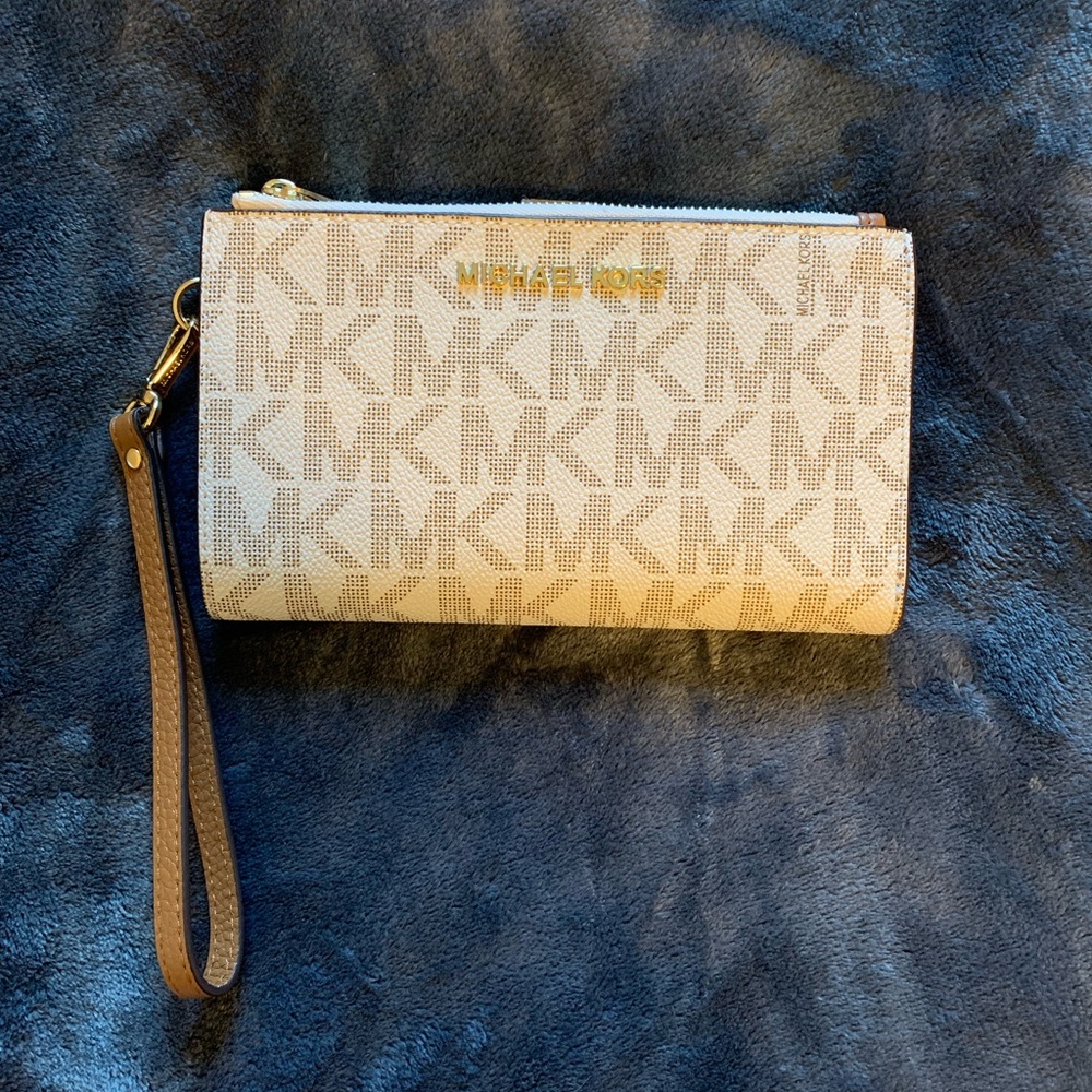 BRAND NEW - Michael Kors Wallet